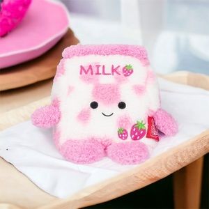 4.5” Sunday the Strawberry Milk Breakfastbumz Bumbumz